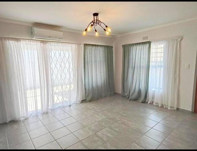 3 BEDROOM PROPERTY TO RENT IN VREDEKLOOF EAST